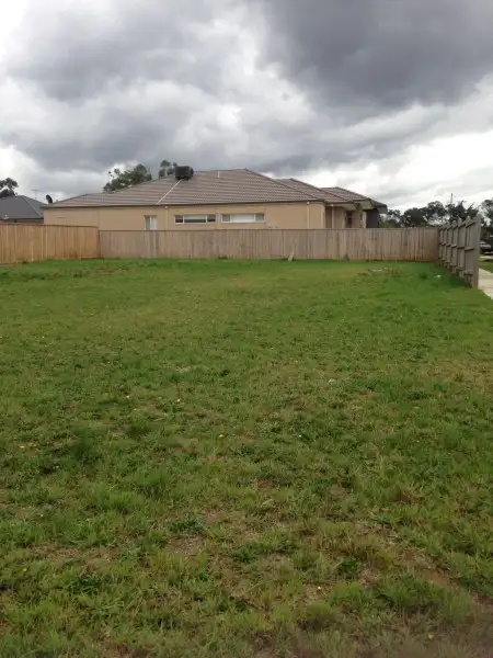 23 Harvest Road, Officer VIC 3809