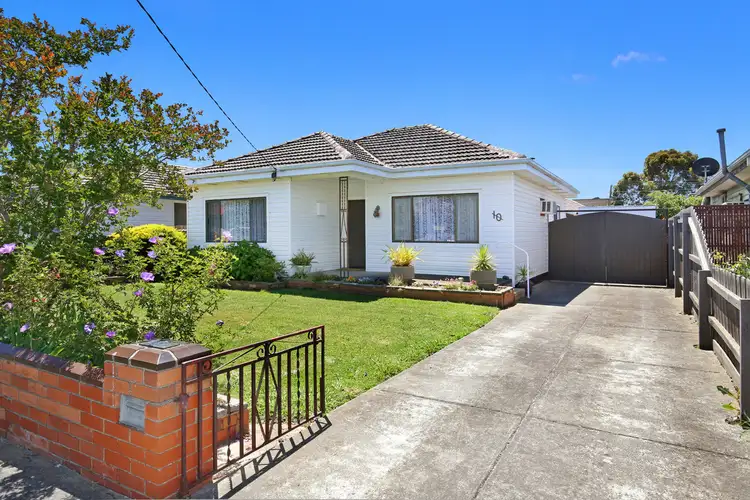 10 Kelverne Street, Reservoir VIC 3073