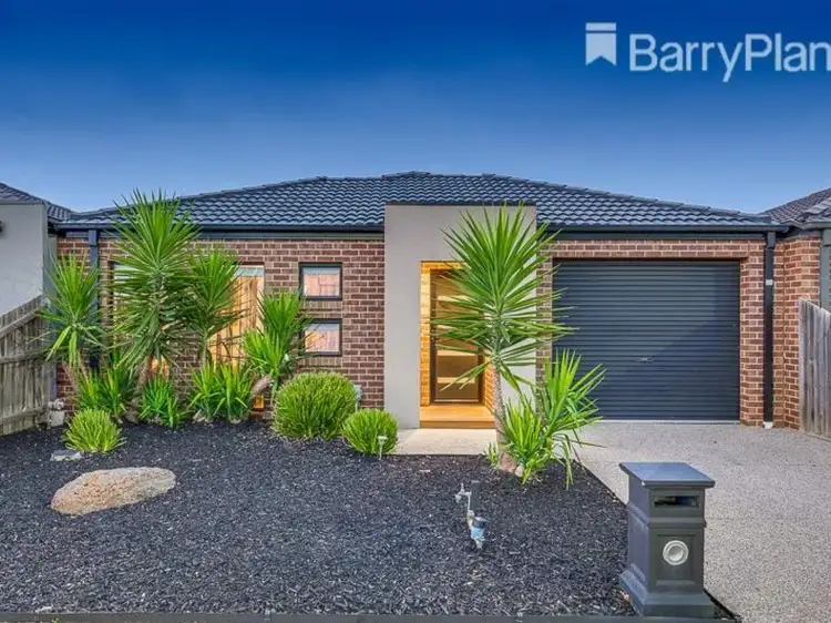 34 Kingston Drive, Taylors Hill VIC 3037