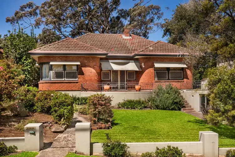 11 Byrarong Avenue, Mangerton NSW 2500