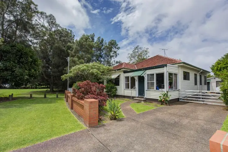 74 Hunter Street, Stockton NSW 2295