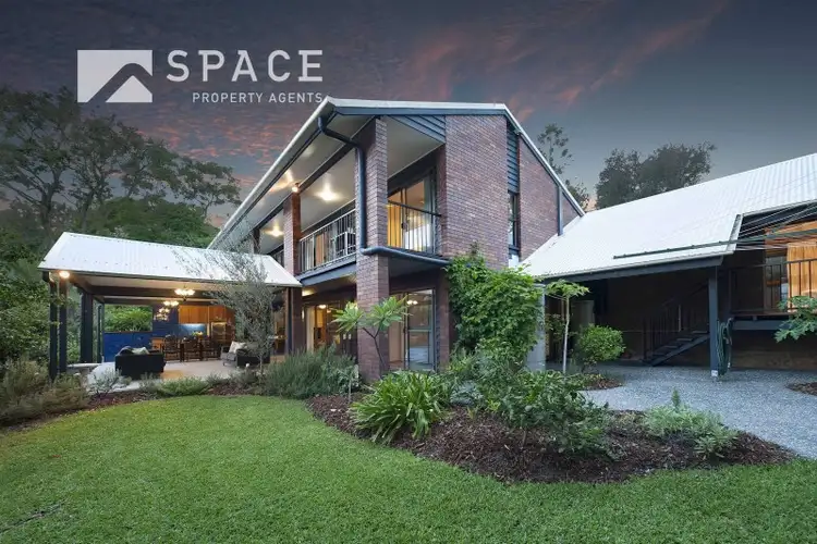 27 The Drive, Bardon QLD 4065