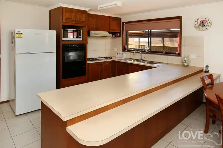 Fourth view of Homely house listing, 2 Whitfield Court, Mill Park VIC 3082