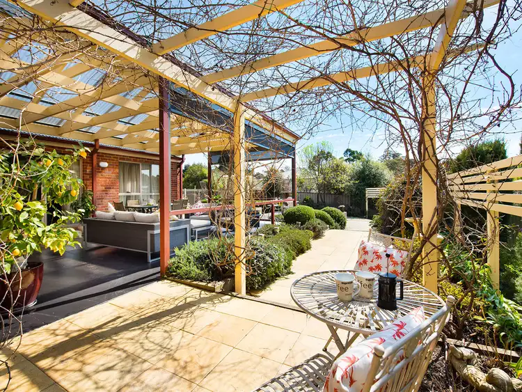 Second view of Homely house listing, 2 Alanna Avenue, Castlemaine VIC 3450