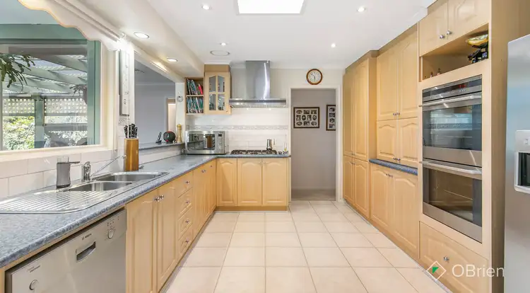 Second view of Homely house listing, 7 Finisterre Court, Frankston VIC 3199