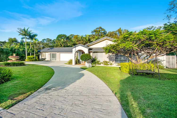 64 Riverdowns Crescent