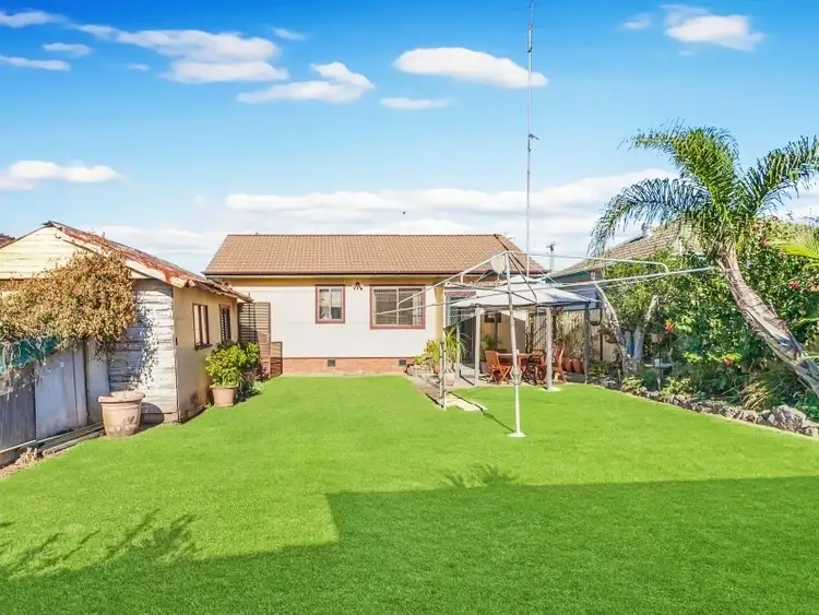 3 Woodford Avenue, Warilla NSW 2528
