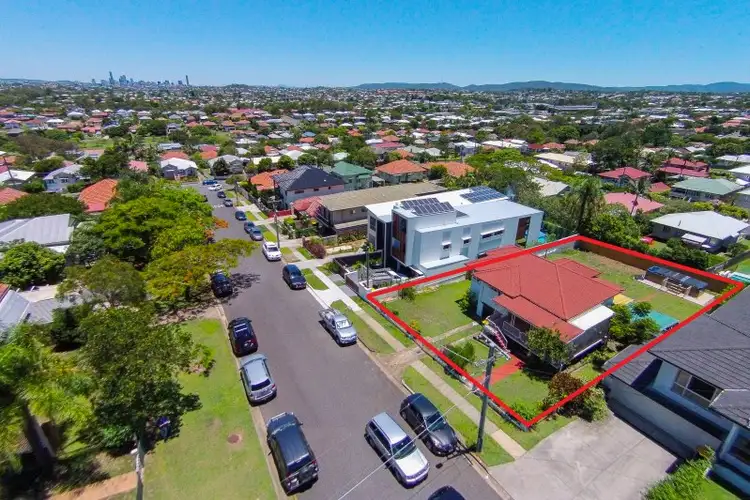 16 Warraba Avenue, Wavell Heights QLD 4012