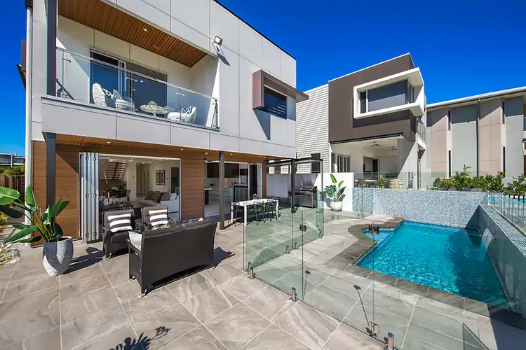 15 Waterline Crescent, Bulimba QLD 4171
