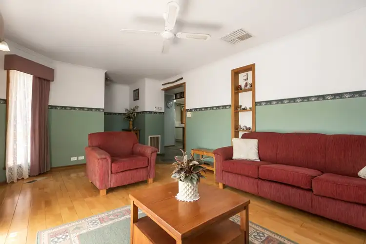 Fifth view of Homely house listing, 10 Pamela Court, Bacchus Marsh VIC 3340