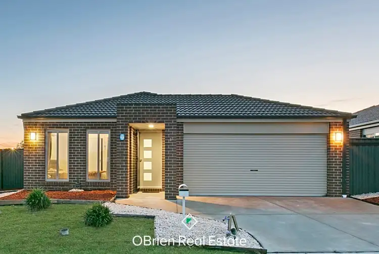 3 Sienna Way, Pakenham VIC 3810