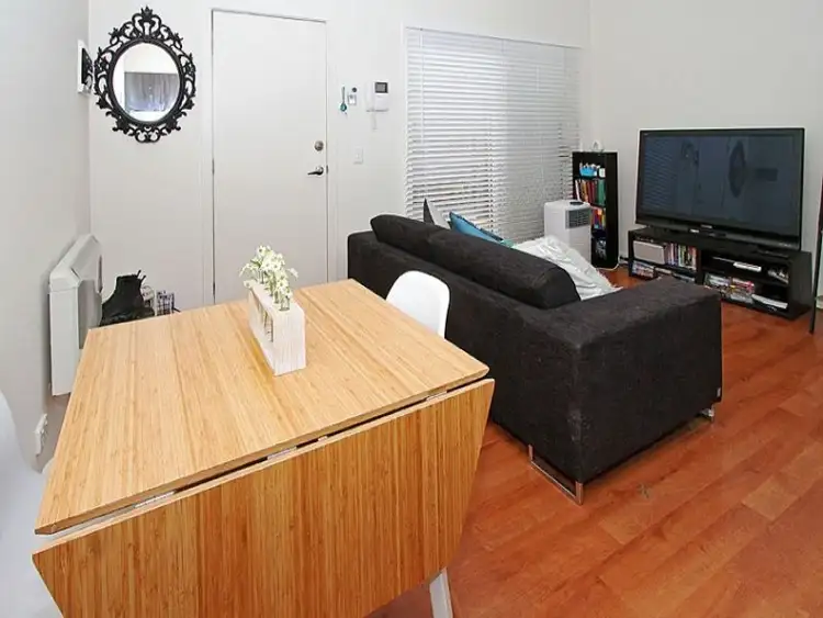 Third view of Homely apartment listing, 5/827-829 Plenty Road, Reservoir VIC 3073