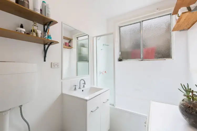 Fifth view of Homely apartment listing, 2/21 Bellairs Avenue, Seddon VIC 3011
