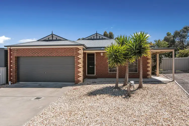 9 Bronze Drive, Kangaroo Flat VIC 3555