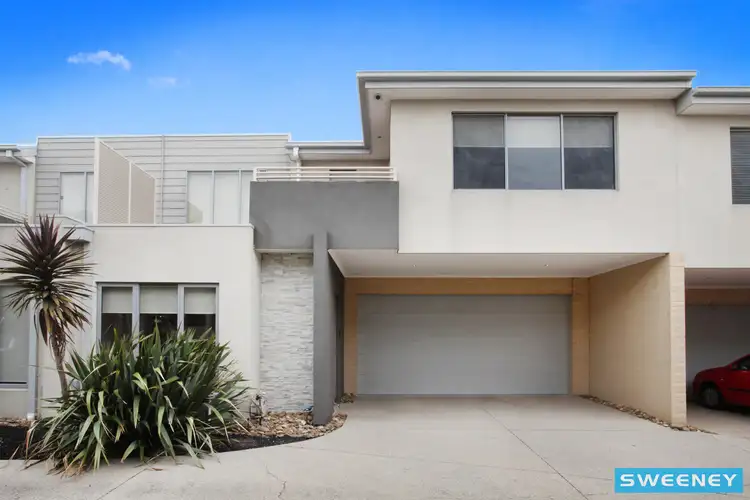 3/10-12 Kooyong Way, Caroline Springs VIC 3023