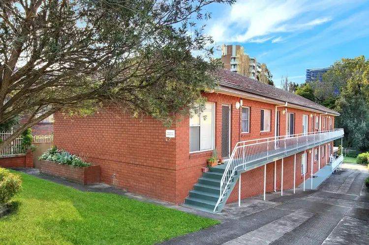 2/62 Rowland Avenue, Wollongong NSW 2500