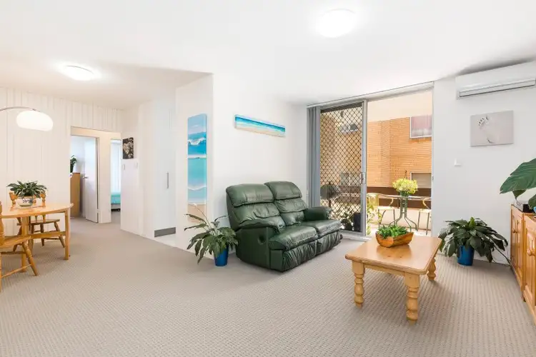 2/5 Norman Avenue, Dolls Point NSW 2219