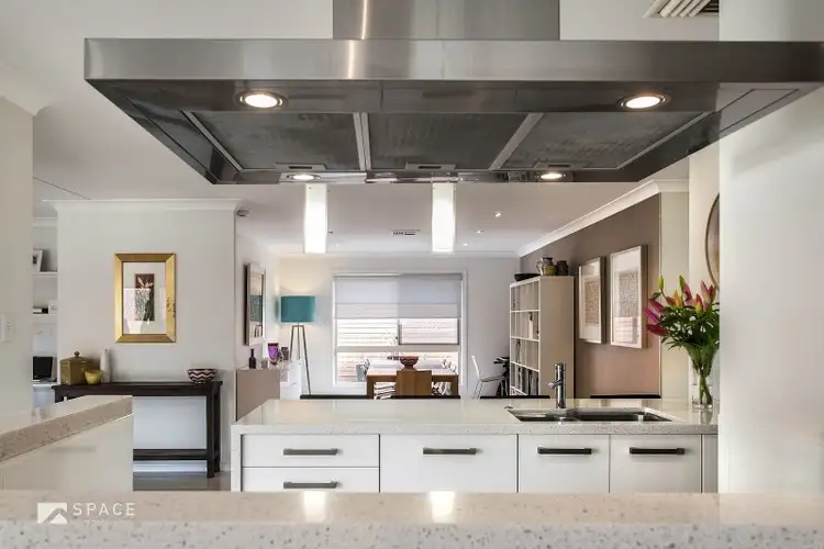 4 Huston Close, Mcdowall QLD 4053