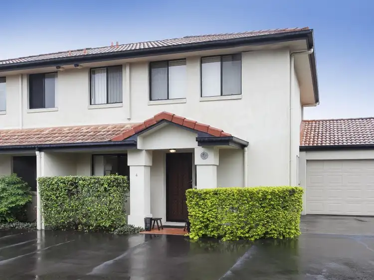 Unit 4/108 Meadowlands Road, Carina QLD 4152