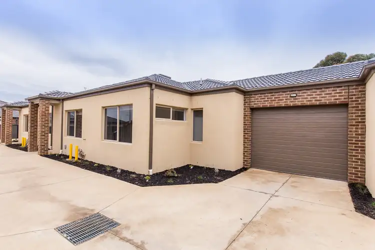 Second view of Homely unit listing, 2/7 Adrian Circuit, Tarneit VIC 3029