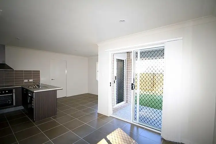 Second view of Homely semi-detached listing, 2/16 Bahrs Point Drive, Bahrs Scrub QLD 4207