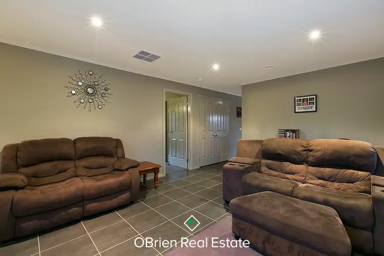 Fifth view of Homely house listing, 3 Tiffany Close, Pakenham VIC 3810