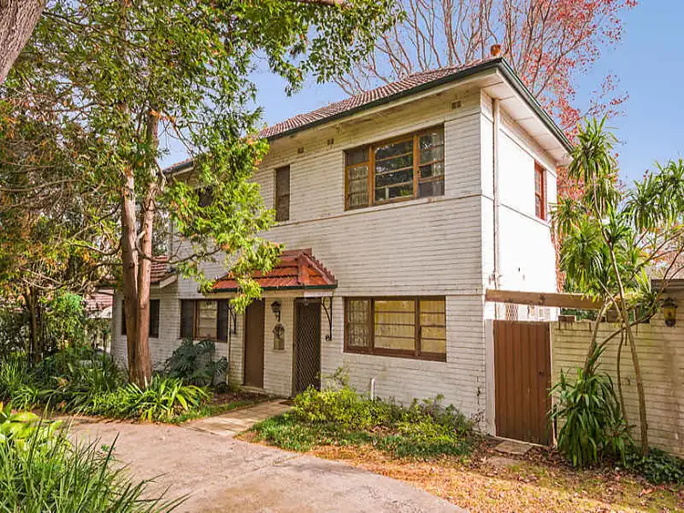 18 Fairlawn Avenue, Turramurra NSW 2074