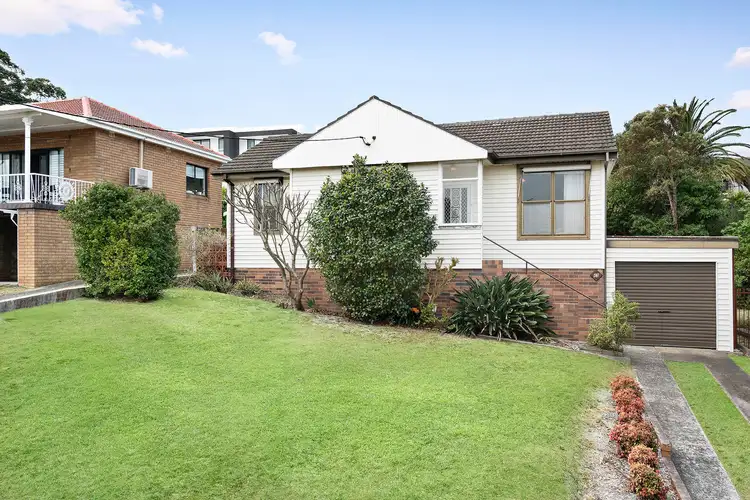 49 Hastings Avenue, Chifley NSW 2036