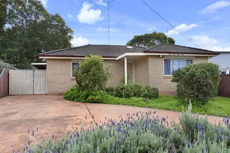 8 Carne Place, Oxley Park NSW 2760