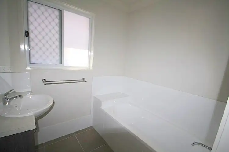 Fifth view of Homely semi-detached listing, 2/16 Bahrs Point Drive, Bahrs Scrub QLD 4207