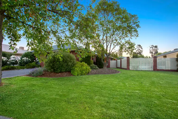 Second view of Homely house listing, 27 Memorial Drive, Wodonga VIC 3690