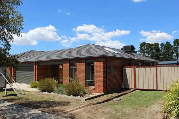 11 Lyon Place, Ballan VIC 3342