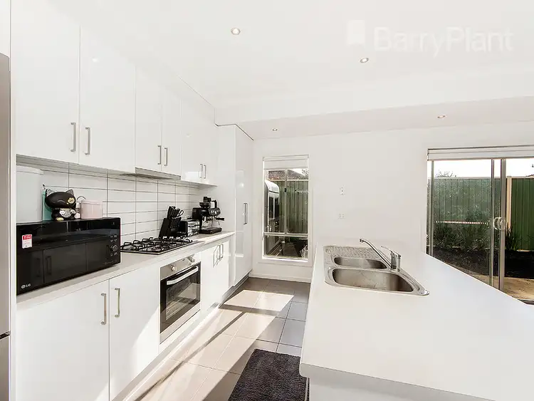 Third view of Homely townhouse listing, 2/31 Leslie Street, St Albans VIC 3021