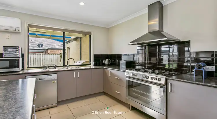 Fourth view of Homely house listing, 21 Villeneuve Drive, Trafalgar VIC 3824