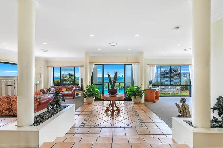 19 King Arthurs Court, Sovereign Islands QLD 4216