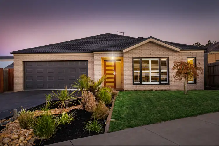 2 Bronte Court, Drouin VIC 3818