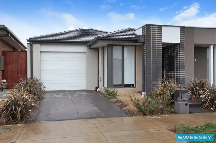 42 Annecy Boulevard, Plumpton VIC 3335