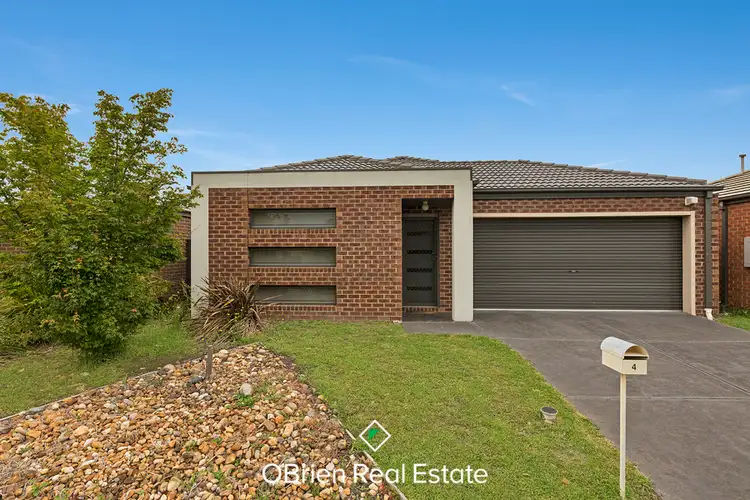 4 Cherry Blossom Chase, Pakenham VIC 3810