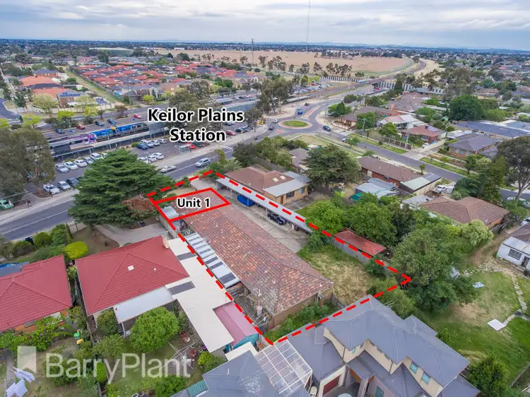 1/112 East Esplanade, St Albans VIC 3021