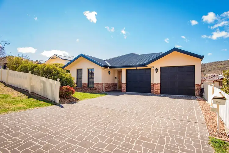 66 Stonehaven Circuit, Queanbeyan East NSW 2620