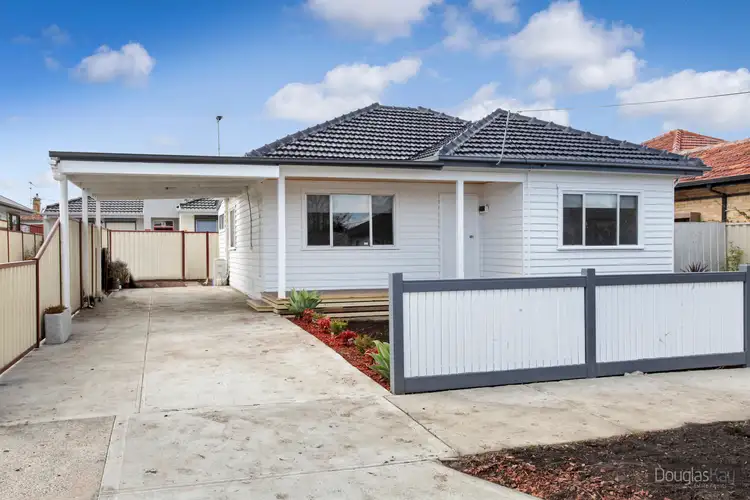 1/14 Charles Street, Sunshine North VIC 3020