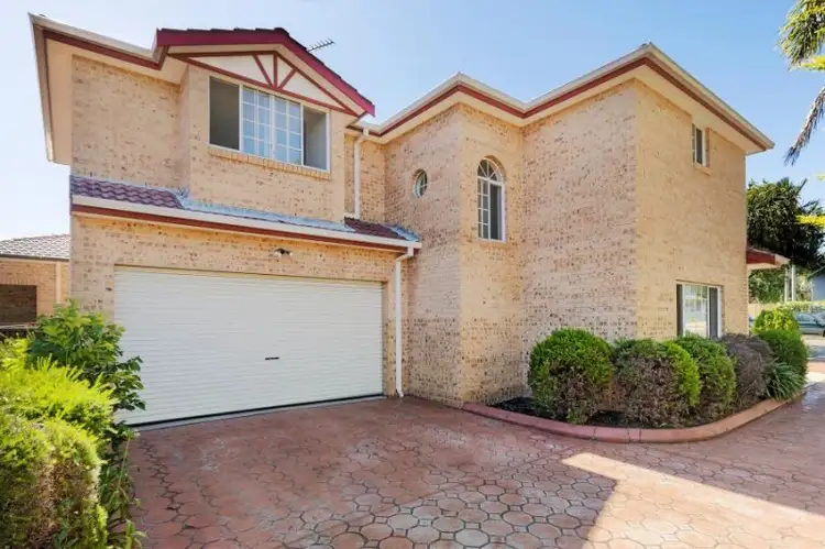 1/26 Old Kent Road, Greenacre NSW 2190