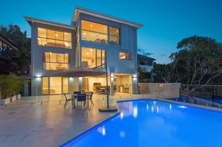 15 Bearsden Avenue, Newmarket QLD 4051
