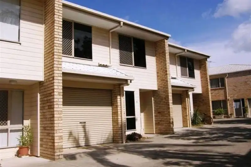 Main view of Homely unit listing, 2/5 Clark Terrace, Sandstone Point QLD 4511