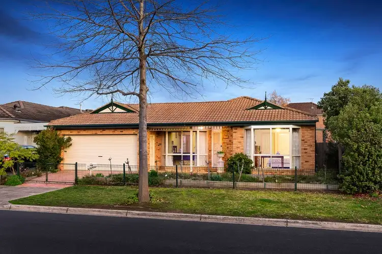 11 Earls Court, Wantirna South VIC 3152