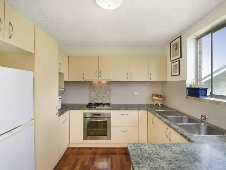 4/36 Galway Street, Greenslopes QLD 4120