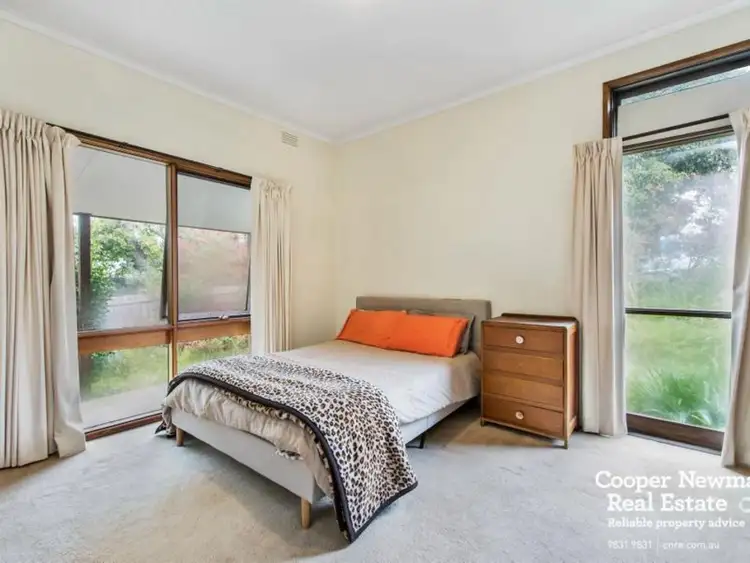Fifth view of Homely house listing, 8 Joanna Court, Mount Waverley VIC 3149