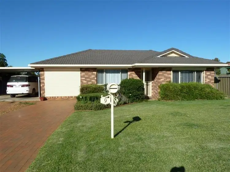 9 Echidna Avenue, Cobar NSW 2835