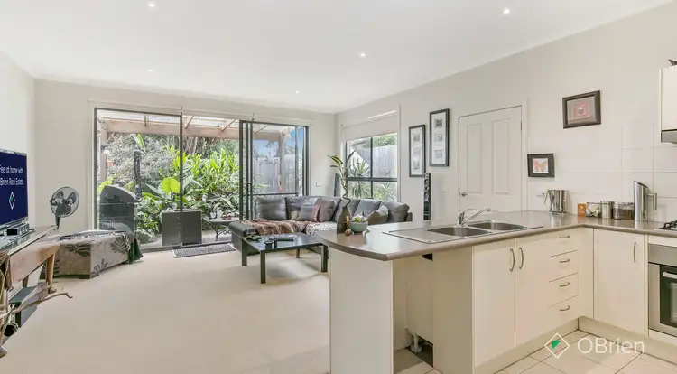 Fourth view of Homely townhouse listing, 3/102-104 Hillcrest Road, Frankston VIC 3199