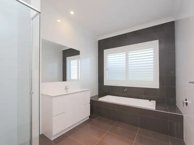 Fifth view of Homely house listing, 9 Fraser Close, Goulburn NSW 2580